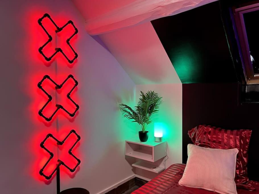 Red Love-Room / Balneo & Plus ! Souppes-sur-Loing Bagian luar foto