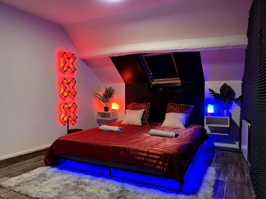 Red Love-Room / Balneo & Plus ! Souppes-sur-Loing Bagian luar foto